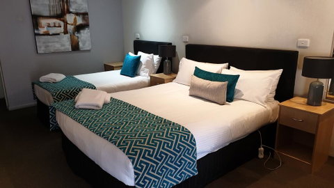 Tenterfield Tavern And Motor Inn - Tourism Caloundra 3