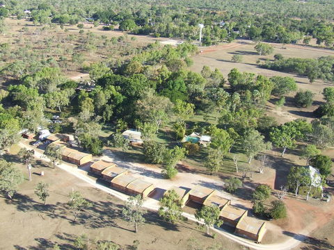 Territory Manor Motel & Caravan Park - Tourism Caloundra 1