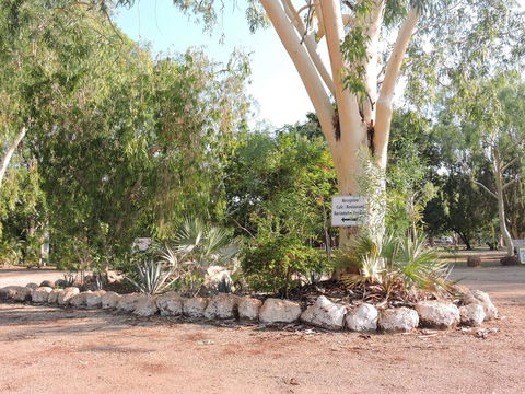Territory Manor Motel & Caravan Park - Tourism Caloundra 2