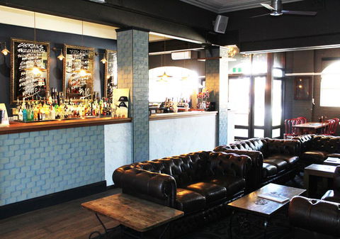 The Astor Hotel Motel - Tourism Caloundra 1