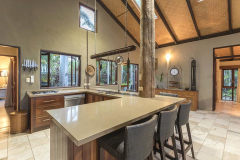 The Beach House On Newell - Tourism Caloundra 3