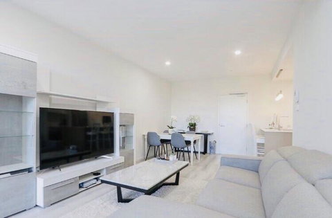 The Beach Pad - Tourism Caloundra 0