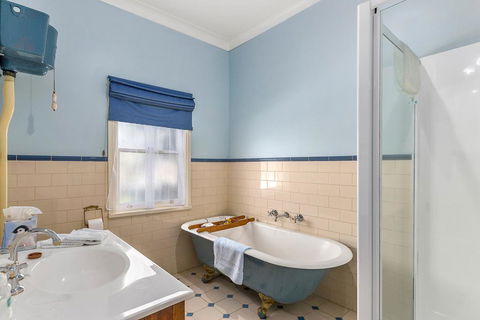 Cambridge House Bed & Breakfast - Tourism Caloundra 16