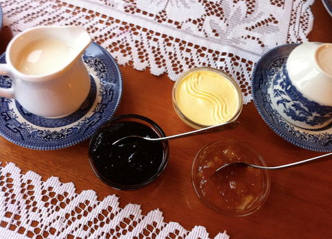 Cambridge House Bed & Breakfast - Tourism Caloundra 3