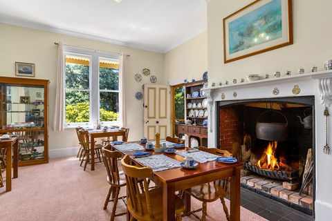 Cambridge House Bed & Breakfast - Tourism Caloundra 25