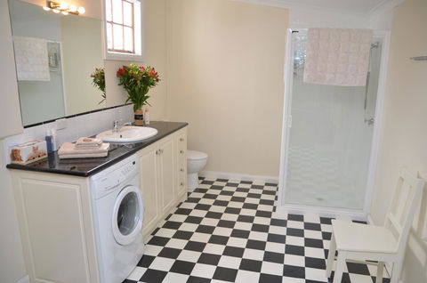 Buttons Cottage For Canyon & Rain Forest Walks With In House Dining - Tourism Caloundra 23