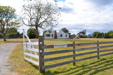 Buttons Cottage For Canyon & Rain Forest Walks With In House Dining - Tourism Caloundra 1