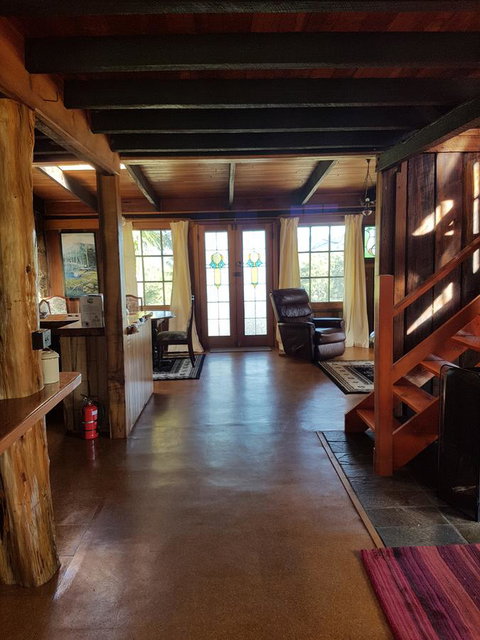 Whispering Hills Retreat - Tourism Caloundra 11