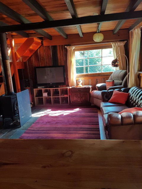 Whispering Hills Retreat - Tourism Caloundra 10