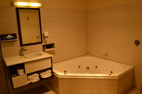 Lufra Hotel And Apartments - Tourism Caloundra 13