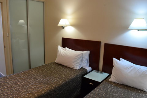 Lufra Hotel And Apartments - Tourism Caloundra 4