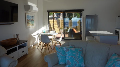 THE LOFT @ Bay Of Fires Seascape - Tourism Caloundra 1