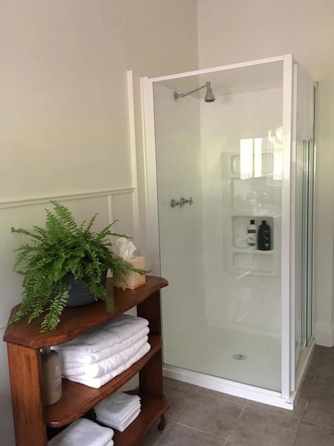 Highfield's Other House - Tourism Caloundra 6