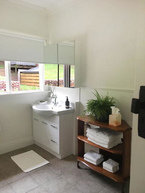 Highfield's Other House - Tourism Caloundra 10