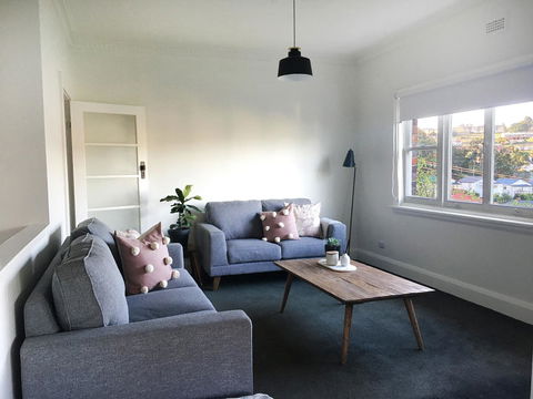 Highfield's Other House - Tourism Caloundra 1