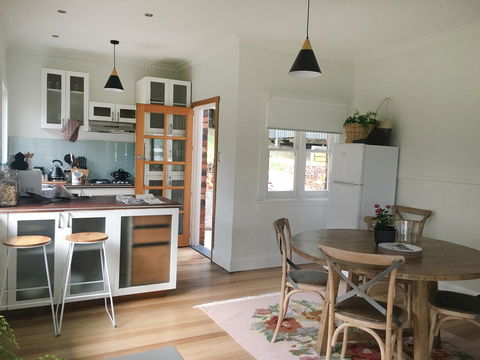 Highfield's Other House - Tourism Caloundra 4