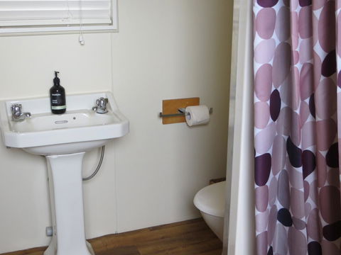 The Cabin 96 - Tourism Caloundra 18
