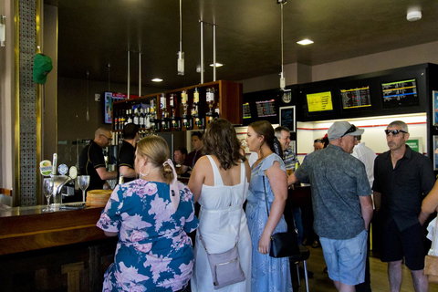 Deloraine Hotel - Tourism Caloundra 13