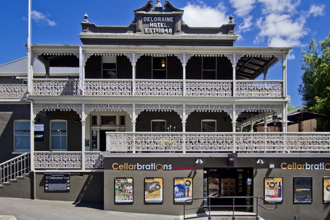 Deloraine Hotel - Tourism Caloundra 31