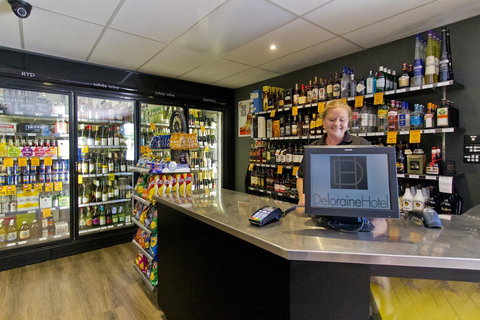 Deloraine Hotel - Tourism Caloundra 14