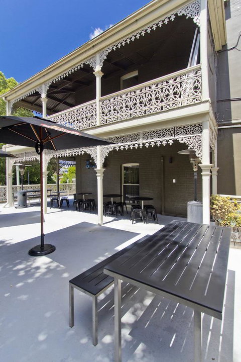Deloraine Hotel - Tourism Caloundra 27