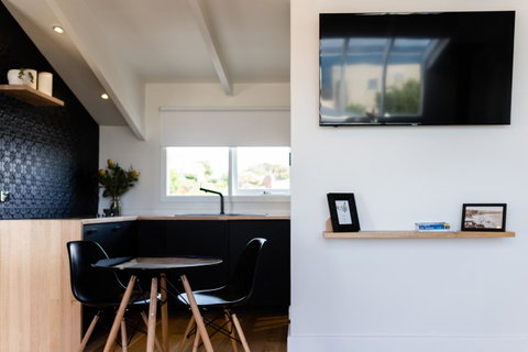 Litora Accommodation - Tourism Caloundra 11