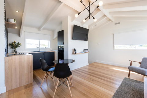 Litora Accommodation - Tourism Caloundra 10