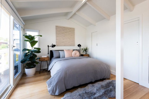 Litora Accommodation - Tourism Caloundra 2