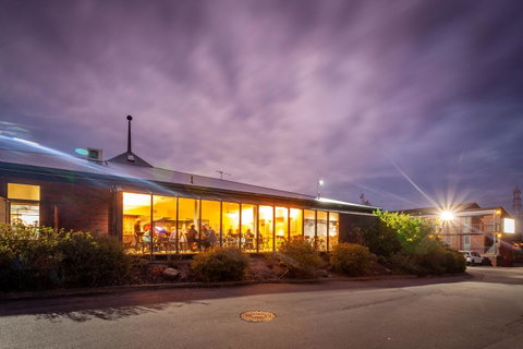 Mornington Inn - Tourism Caloundra 7