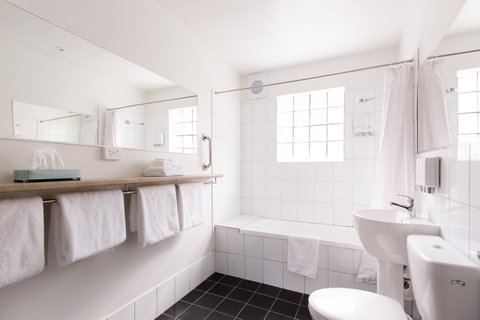 Bay Hotel Apartments - Tourism Caloundra 12