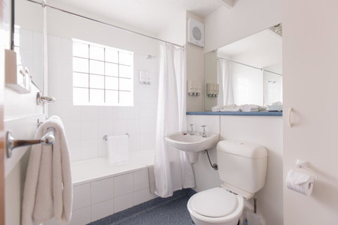 Bay Hotel Apartments - Tourism Caloundra 5