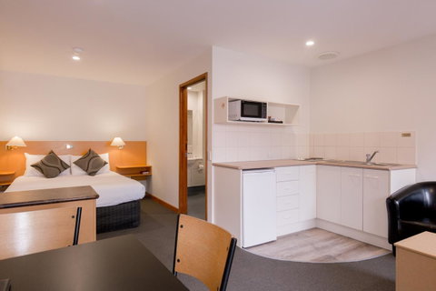 Bay Hotel Apartments - Tourism Caloundra 17