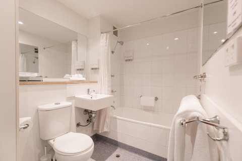 Bay Hotel Apartments - Tourism Caloundra 22