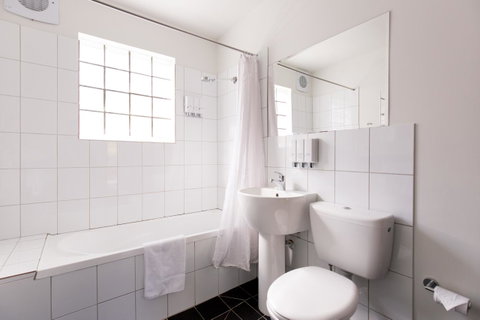 Bay Hotel Apartments - Tourism Caloundra 10