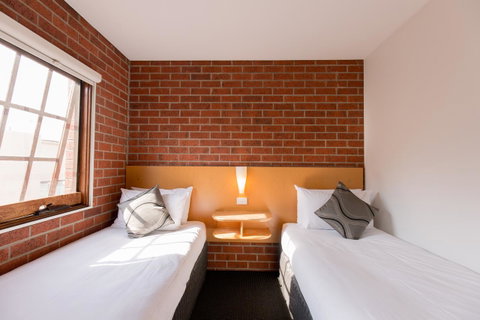 Bay Hotel Apartments - Tourism Caloundra 11