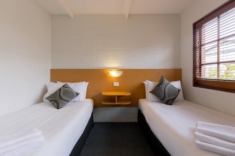Bay Hotel Apartments - Tourism Caloundra 4