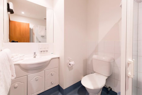 Bay Hotel Apartments - Tourism Caloundra 19
