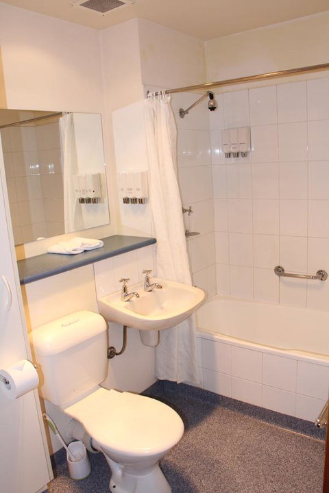 Bay Hotel Apartments - Tourism Caloundra 34