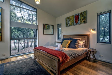 Freycinet Eco Luxe ~ Forest ~ Ocean ~ Mountain - Tourism Caloundra 1