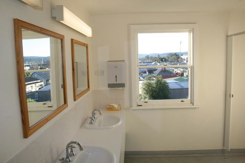 Arthouse Hostel - Tourism Caloundra 12