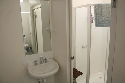 Arthouse Hostel - Tourism Caloundra 4