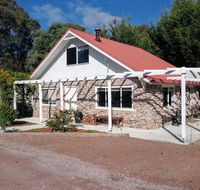 Hilltop Cottages - Tourism Caloundra