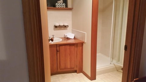 Beezneez B&B - Tourism Caloundra 8