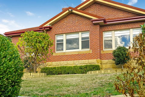 Gorgeous Hobart Accommodation - Park On Park - New Town - Tourism Caloundra 1