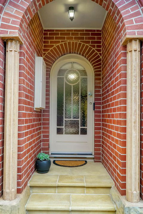 Gorgeous Hobart Accommodation - Park On Park - New Town - Tourism Caloundra 5