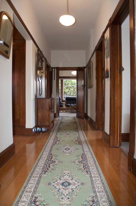 Gorgeous Hobart Accommodation - Park On Park - New Town - Tourism Caloundra 8