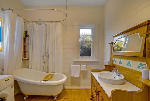 Gorgeous Hobart Accommodation - Park On Park - New Town - Tourism Caloundra 36