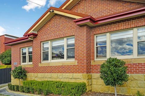 Gorgeous Hobart Accommodation - Park On Park - New Town - Tourism Caloundra 3