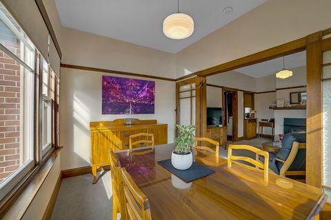 Gorgeous Hobart Accommodation - Park On Park - New Town - Tourism Caloundra 16