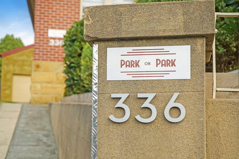 Gorgeous Hobart Accommodation - Park On Park - New Town - Tourism Caloundra 4